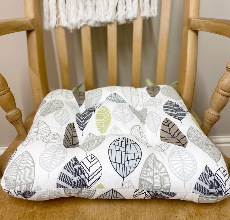 Contemporary Green Leaf Print Fabric Seat Pad with Ties - Machine Washable Home Furnishing