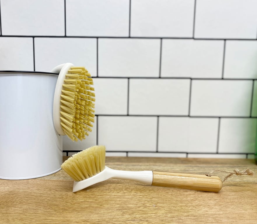 Cream Washing Up Brush with Bamboo Handle and Jute Loop - Kind Home Range