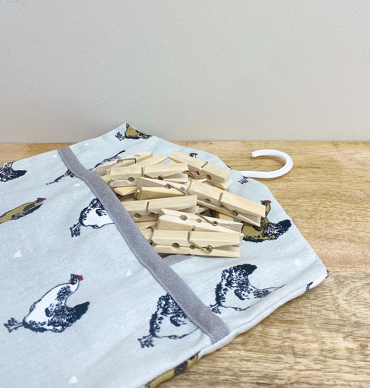 Bamboo Pegs - 24 Eco-Friendly Clothesline Pegs for Sustainable Home Organization