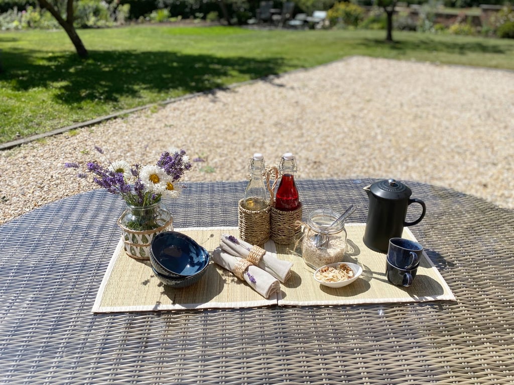 Woven Grass Place Mats - Durable Jute Construction with Contemporary Border Design
