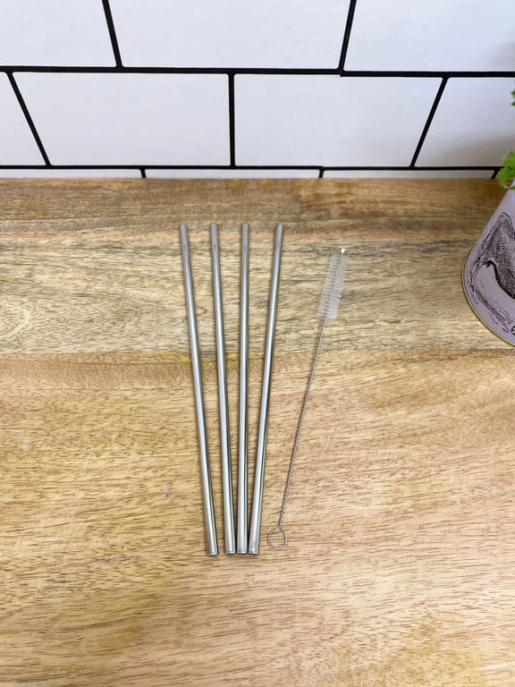 Stainless Steel Reusable Straws Set - Eco Friendly Gift with Cleaning Brush