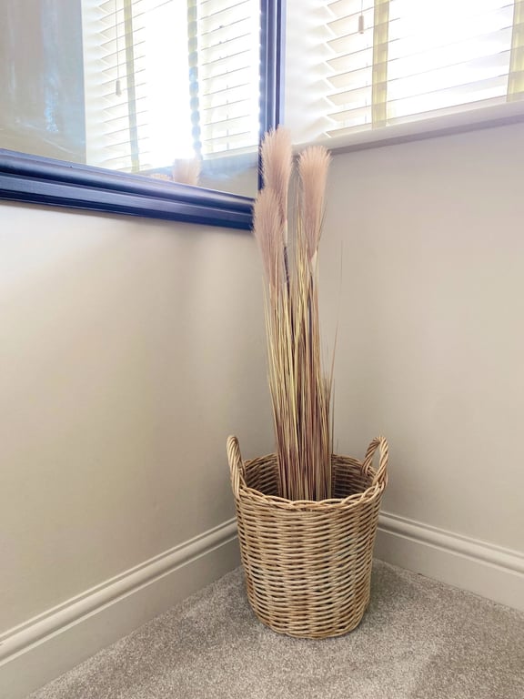 Natural Dried Pampas - Large Elegant Self-Standing Faux Grass Bundle with Foamed Centre