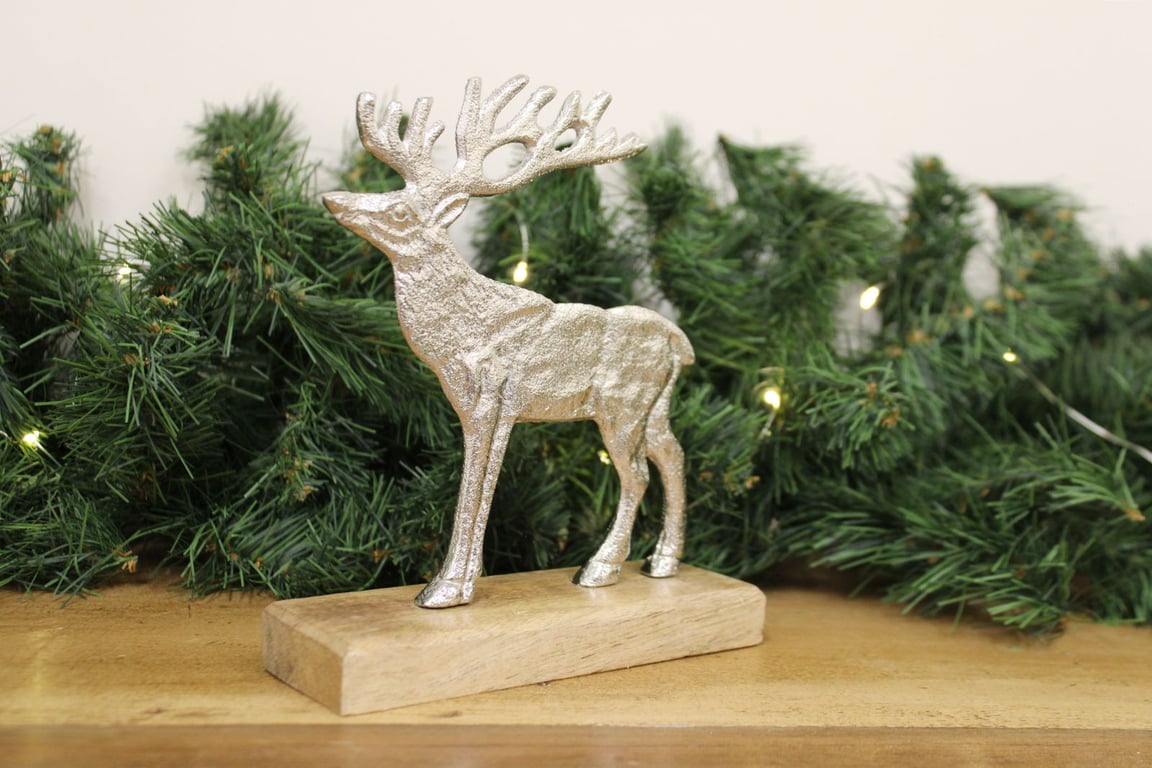 Silver Reindeer Decor on Large Wooden Base with Aluminium and Mango Wood Construction