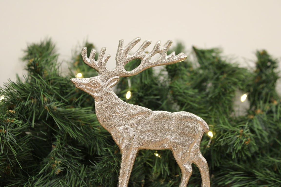 Silver Reindeer Decor on Large Wooden Base with Aluminium and Mango Wood Construction