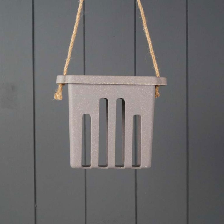 Earthy Suet Cake Feeder - Sustainable & Vegan-Friendly Straw Feeder