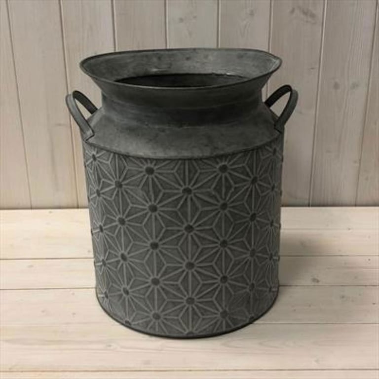 Embossed Daisy Design Churn - Vintage Kitchenware with Elegant Butter Container