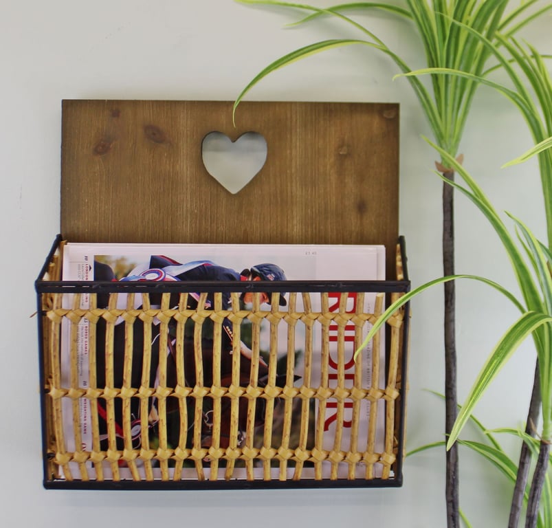 Metal Wicker Wall Hanging Magazine Rack with Heart Design Backboard