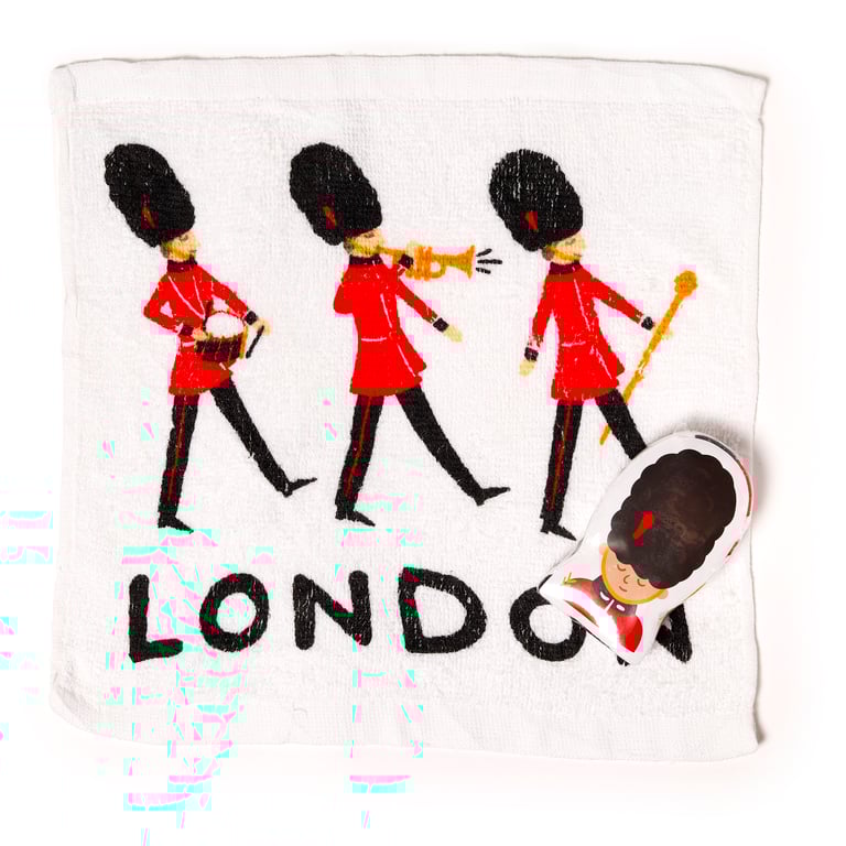 London Icons Compressed Travel Towel - 60 Polyester, 40 Cotton