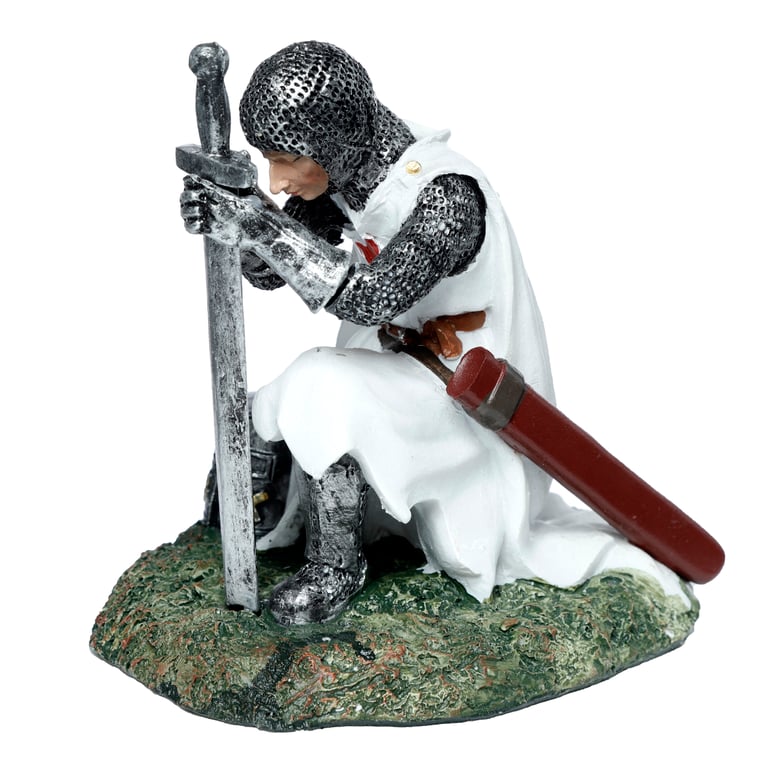 Resin Protector of the Kingdom Knight Statue - Home Decor Collectible