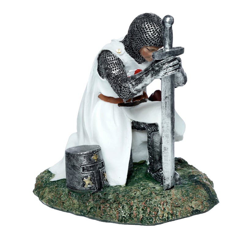 Resin Protector of the Kingdom Knight Statue - Home Decor Collectible
