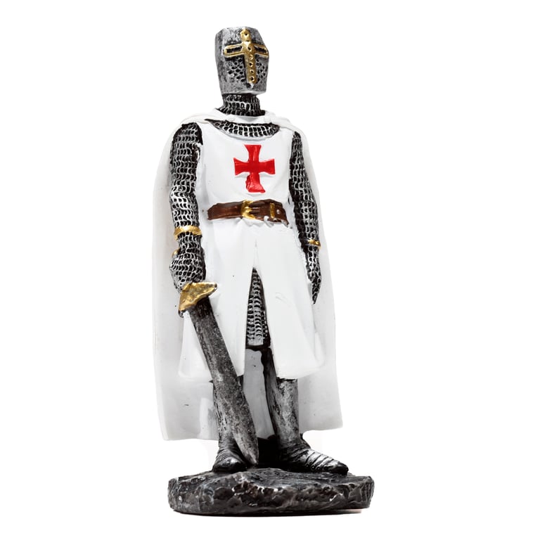 Resin Crusader Knight Defender Ornament - Fantasy Home Decoration Statue