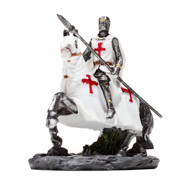 Fantasy Crusader Knight Resin Protector Statue Figurine