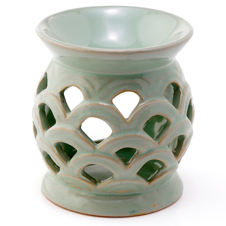 Dolomite Ceramic Eden Oil Burner - Scallop Cut Out Design for Home Fragrance