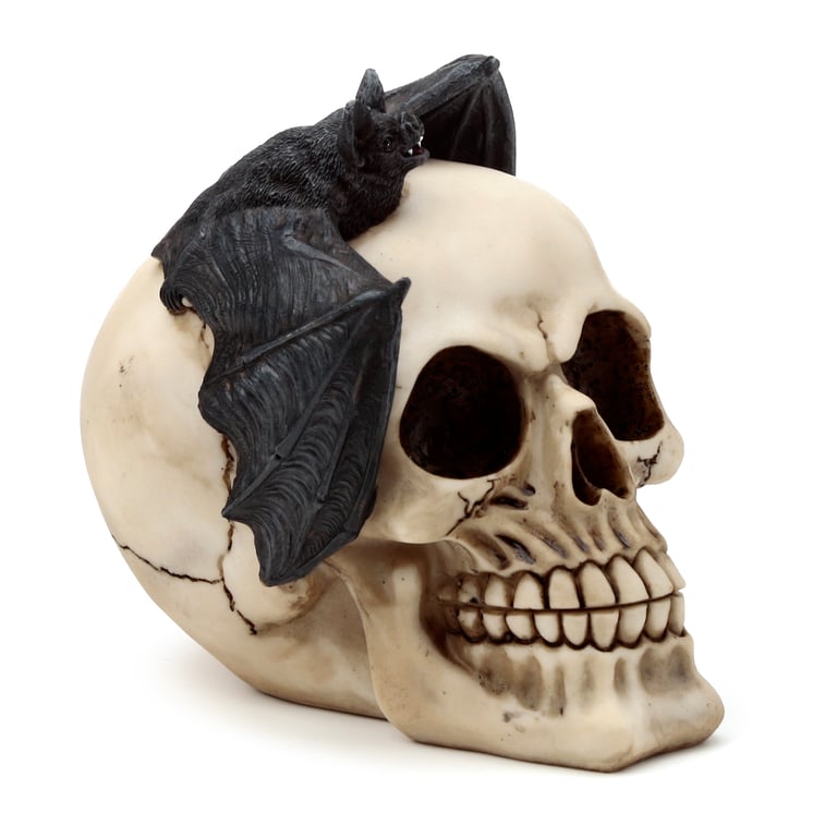 Resin Gothic Skull Decoration with Bat Head Home Decor for Halloween Season