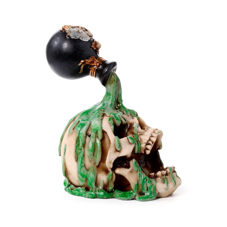 Resin Screaming Skull Ornament with Green Potion - Halloween Home Decor