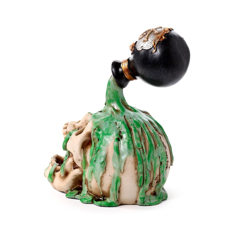 Resin Screaming Skull Ornament with Green Potion - Halloween Home Decor