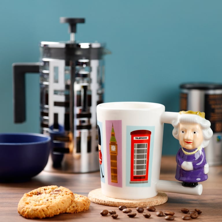 Ceramic London Souvenir Queen Shaped Handle Mug 400ml