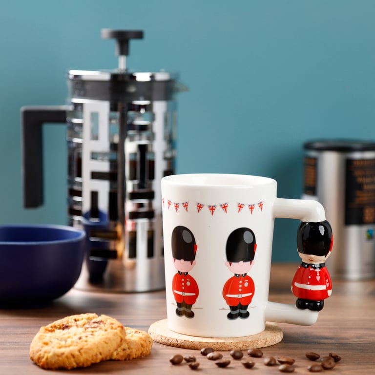London Guardsman Hand-Shaped Dolomite Ceramic Mug 400ml Food Safe
