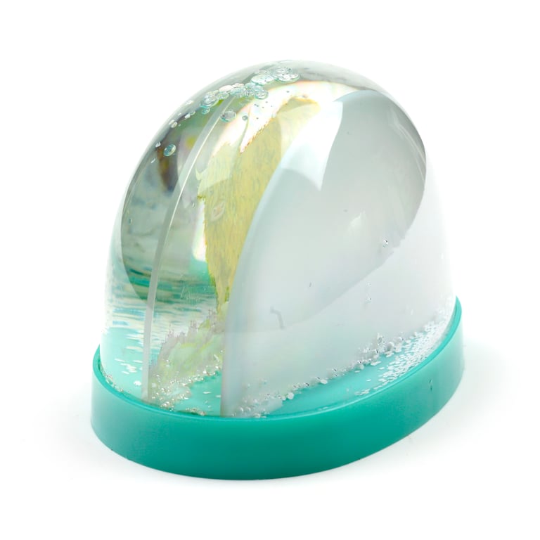 Jan Pashley Highland Coo Collectable Snow Storm - Licensed Plastic Collectible with Glitter