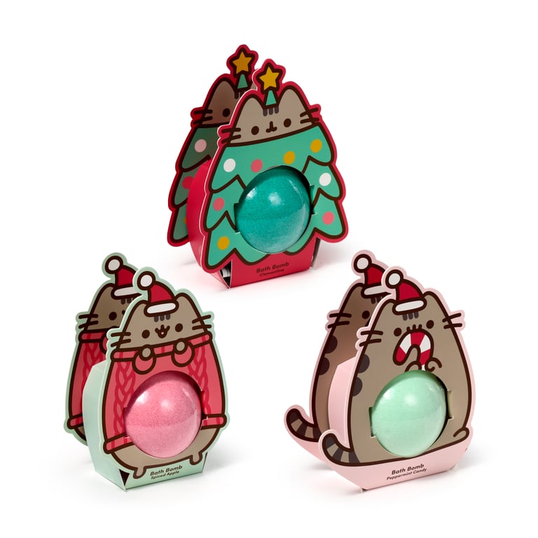Handmade Christmas Pusheen Cat Bath Bomb - Cruelty-Free & Vegan