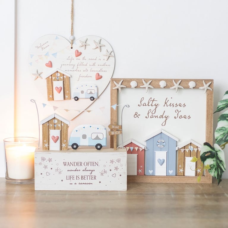 Salty Kisses 3D Beach Hut Plaque - Coastal Home Decor with Sweet Memories
