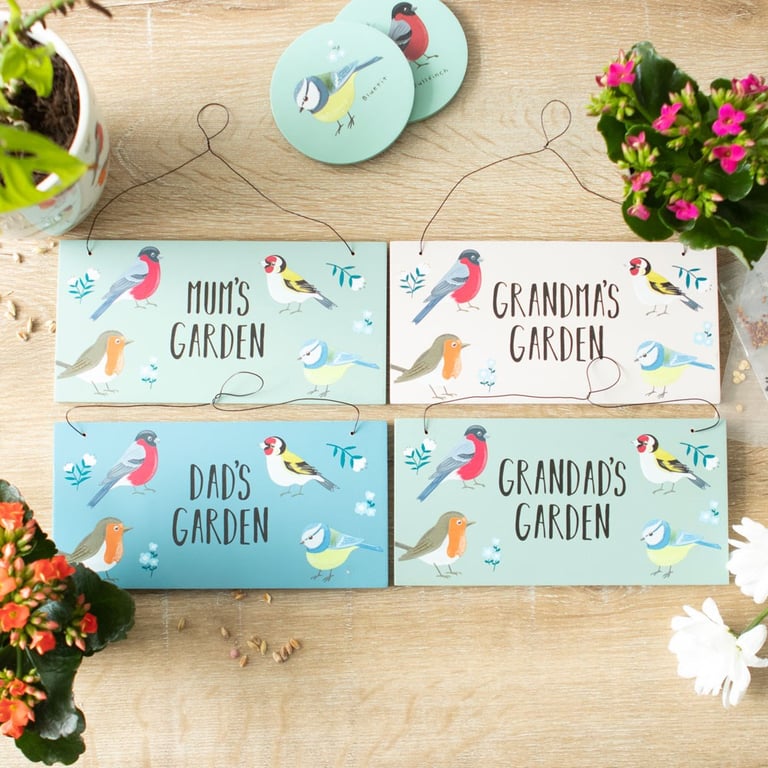 Mum s Garden British Garden Birds Sign - Adorable Outdoor Decor Gift for Mum s Special Day