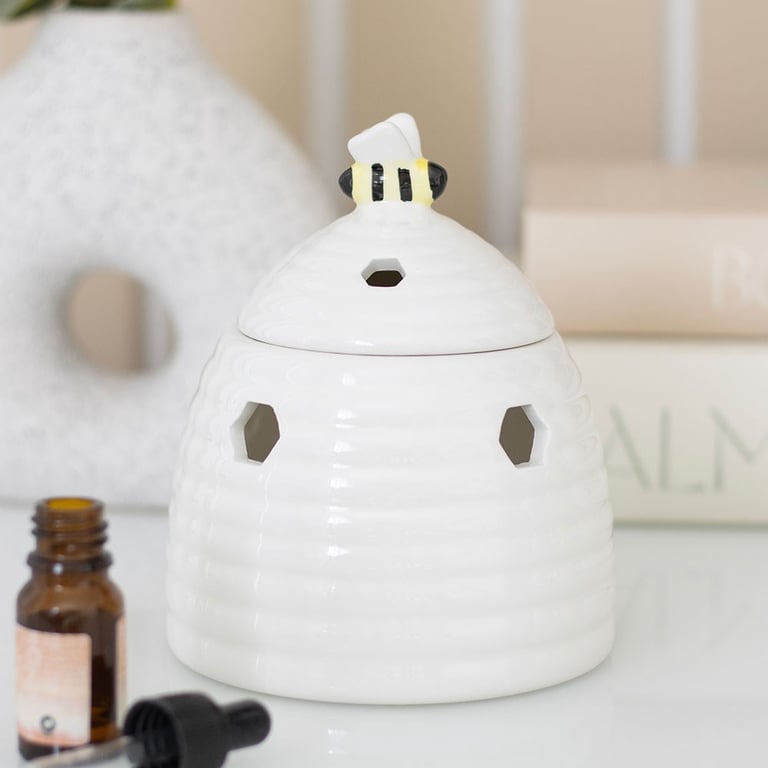 White Beehive Ceramic Oil Diffuser with Honeycomb Cutouts