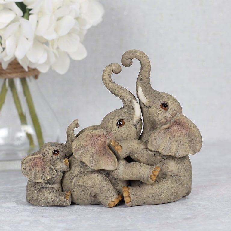 Elephant Family Ornament - Symbolizing Enduring Love and Family Bonds