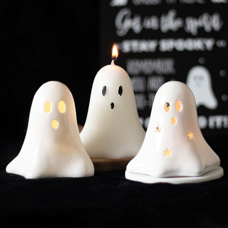 10cm Unscented Ghost Candle - Spooky Halloween Decoration Made from Paraffin Wax