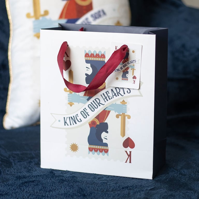 23cm King of Our Hearts Playing Card Gift Bag for Special Occasions - Personalized Gift Wrap for Fathers Day and Birthdays