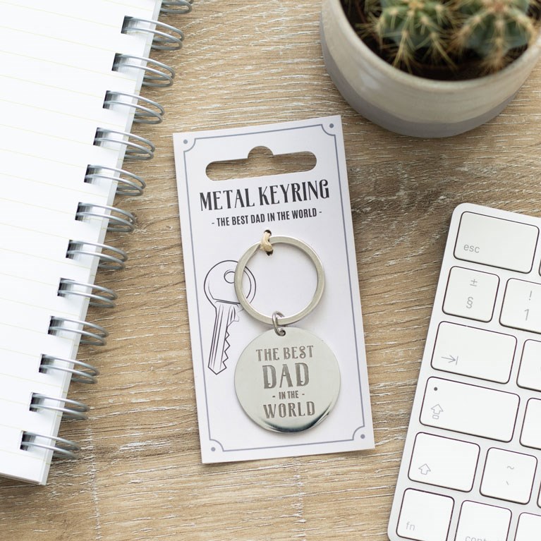 Best Dad in the World Metal Keychain - Heartfelt Fathers Day Gift Reminder