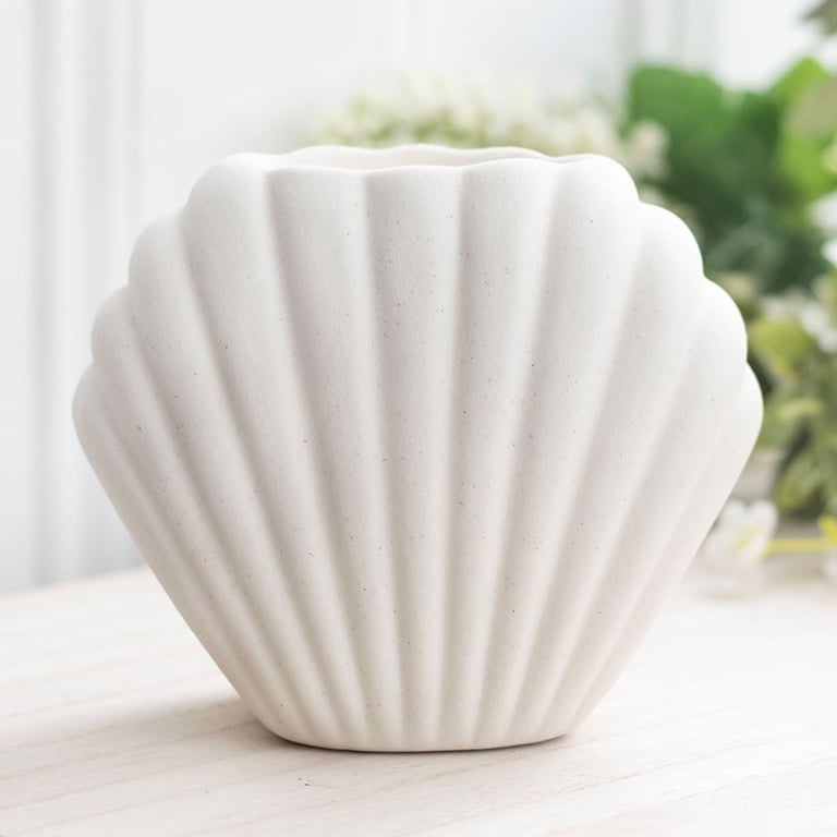 Seashell Oil Burner - Contemporary Home Fragrance for a Coastal Escape