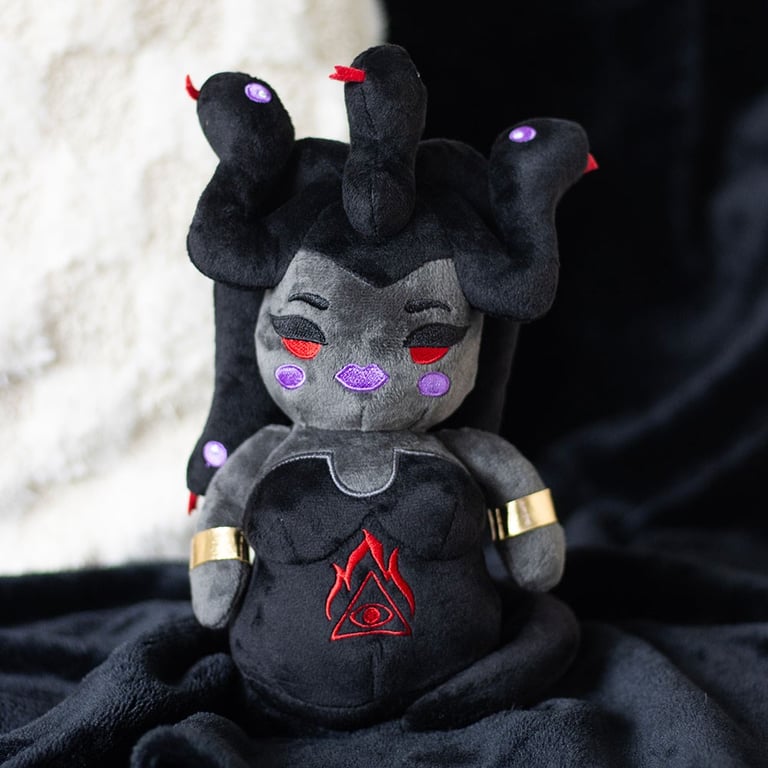 Medusa All-Screening Eye Plush Toy - Spooky Home Decor Companion