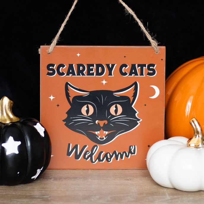 Vintage Inspired Scaredy Cats Welcome Hanging Sign for Spooky Home Decor