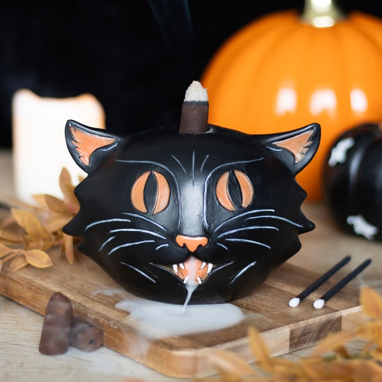 Black Cat Backflow Incense Burner - Vintage Halloween Decor Accessory with Haunting Fragrance Holder