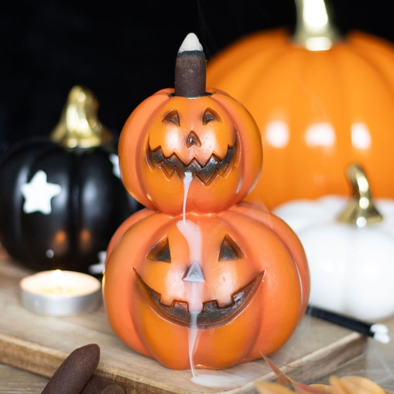 Stacked Pumpkins Backflow Incense Burner with Smoky Pumpkin Decoration and Haunted House Accent