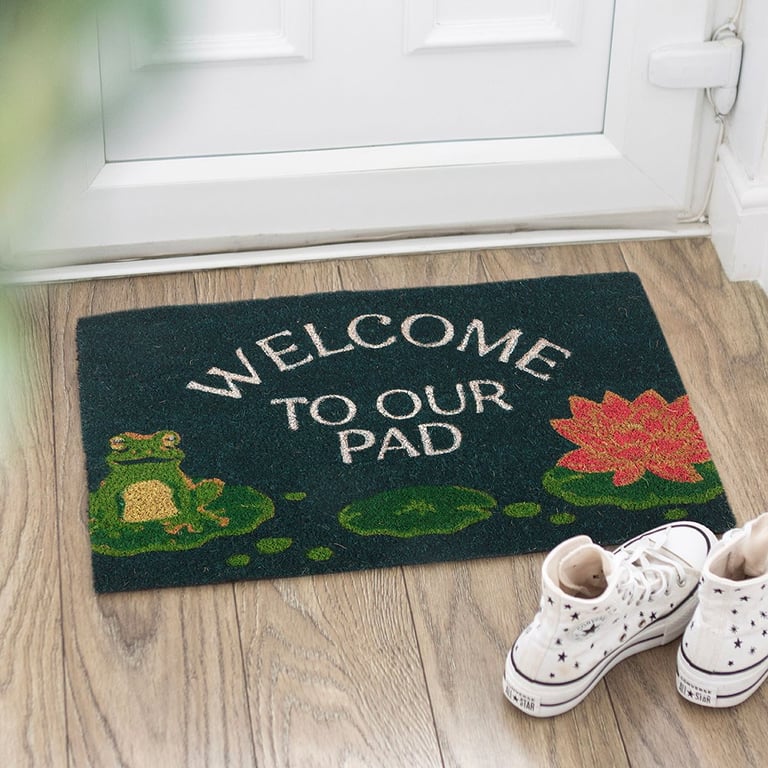 Welcome to Our Pad Frog Doormat - Charming Indoor/Outdoor Welcome Mat Design