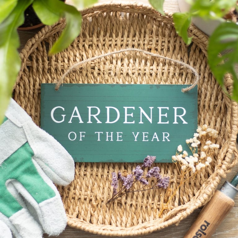 Gardener of the Year Hanging Sign - Perfect Birthday Gift for Green Fingers Home Decor