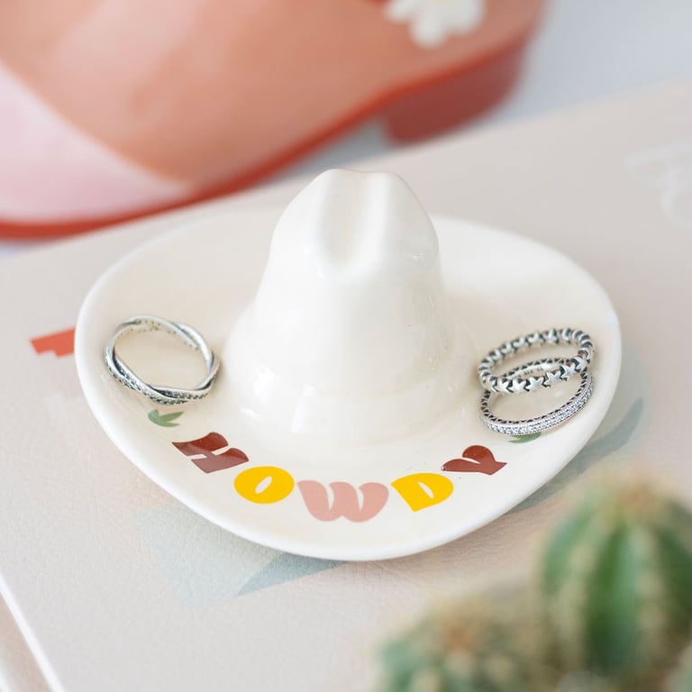 Cowboy Hat Trinket Dish - Rodeo Themed Jewelry Organizer with Howdy Message