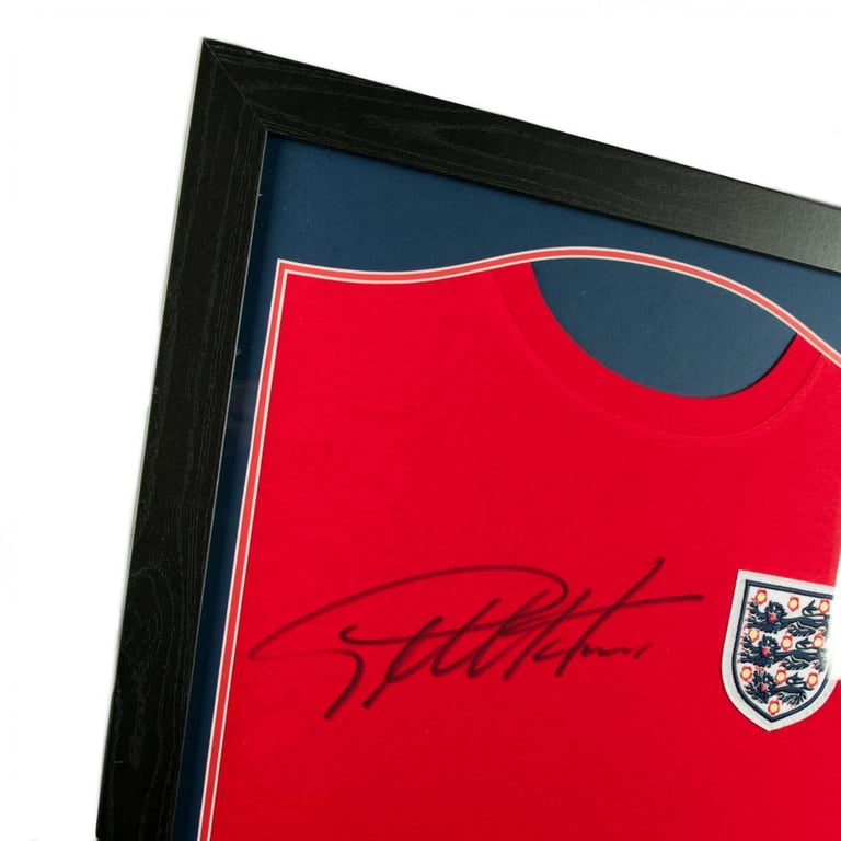 England FA Sir Geoff Hurst Signed 1966 World Cup Replica Shirt (Framed)