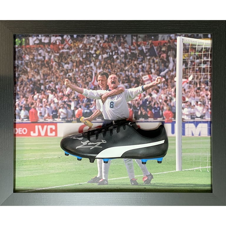 England FA Paul Gascoigne Signed Puma Boot (Framed)