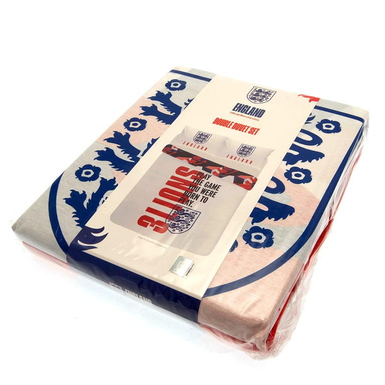 England FA Double Duvet Set - Reversible 3 Lions Design with Crest Pillowcases