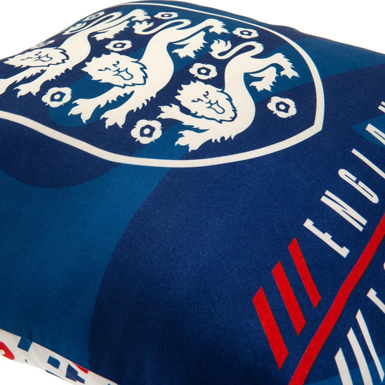 England FA 100 Polyester Crest Cushion - Three Lions Design