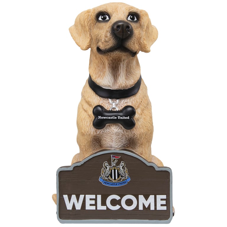 Newcastle United FC Collar Garden Gnome with Club Crest Welcome Sign
