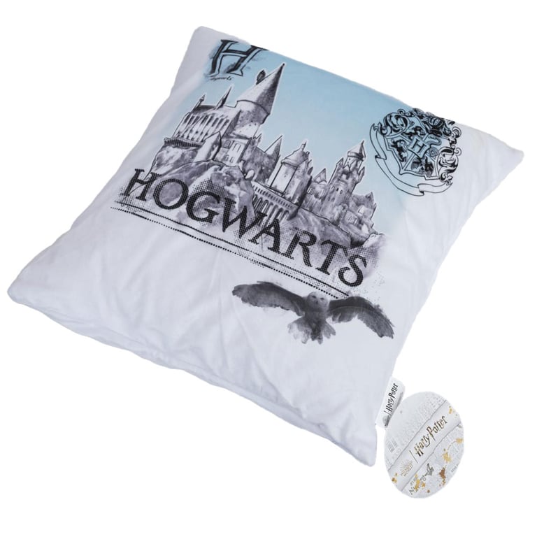 Hogwarts Velvet Feel Cushion - 100 Polyester, Official Harry Potter Home Decor