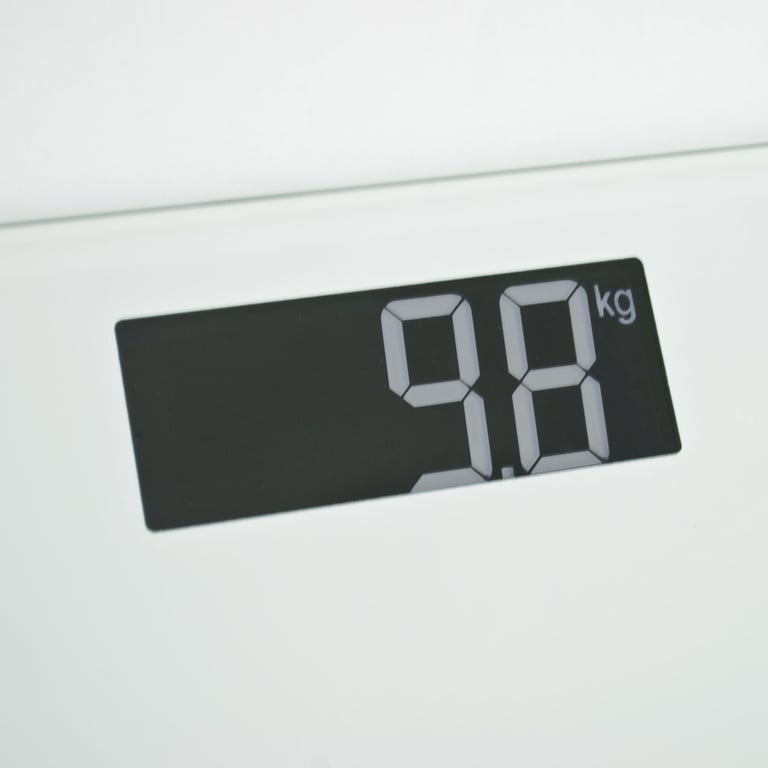 Digital Glass Bathroom Scales - Easy to Use & Accurate Weight Measurement up to 180kg