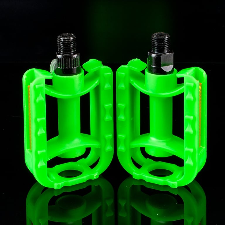 Kids Durable Green Bicycle Pedals - Reflective & Tough ABS Plastic