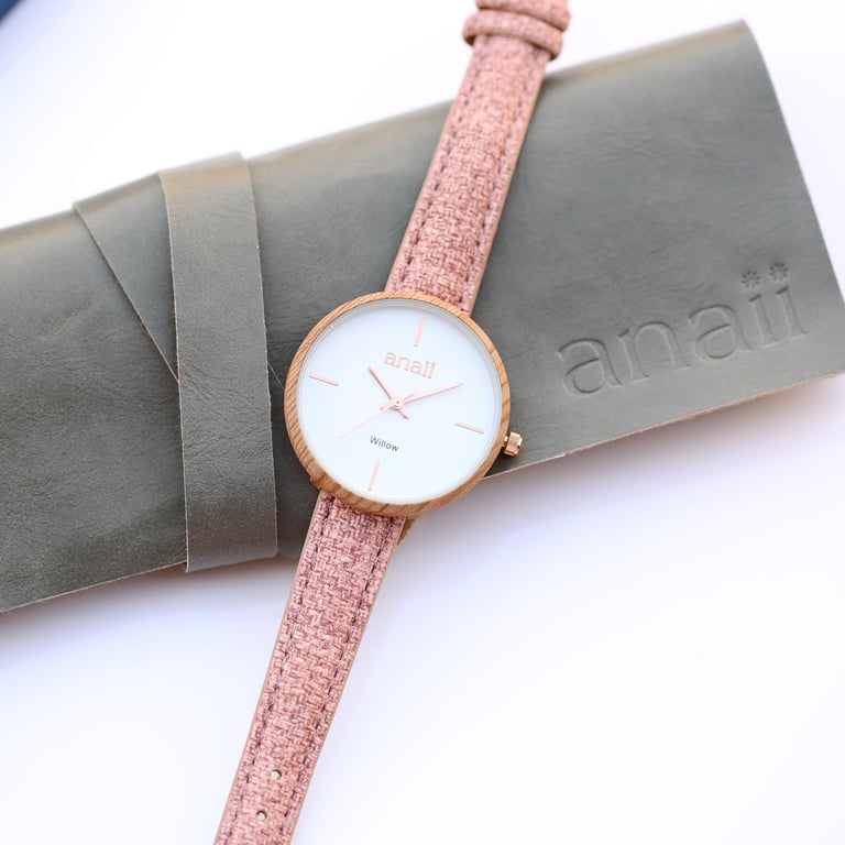 Anaii Handwriting Engraved Sweet Pink Personalized Watch - Minimalist Quartz Timepiece