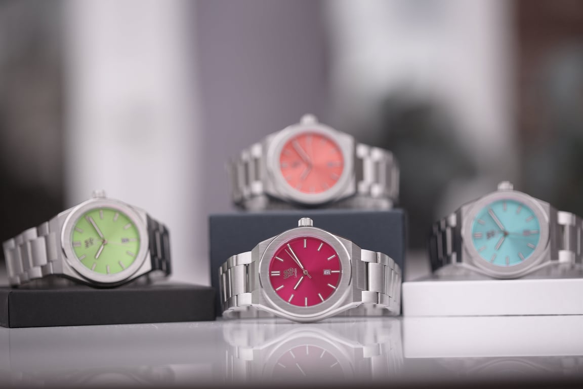 Wave by Architect - Handcrafted Engraved Watch with Personalized Handwriting and Ocean-Inspired Design in Lime Surge