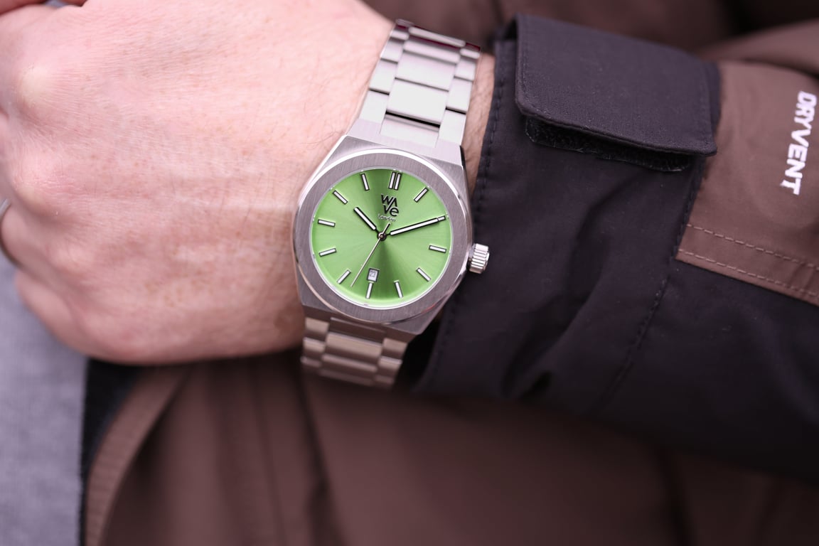 Wave by Architect - Handcrafted Engraved Watch with Personalized Handwriting and Ocean-Inspired Design in Lime Surge